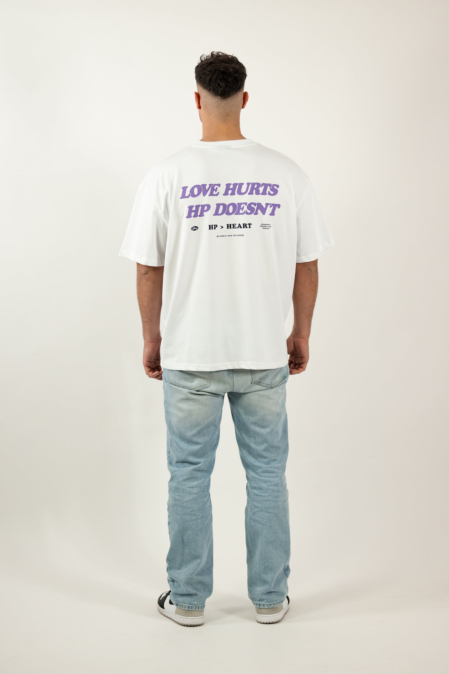 LOVE HURTS T-SHIRT WEIß