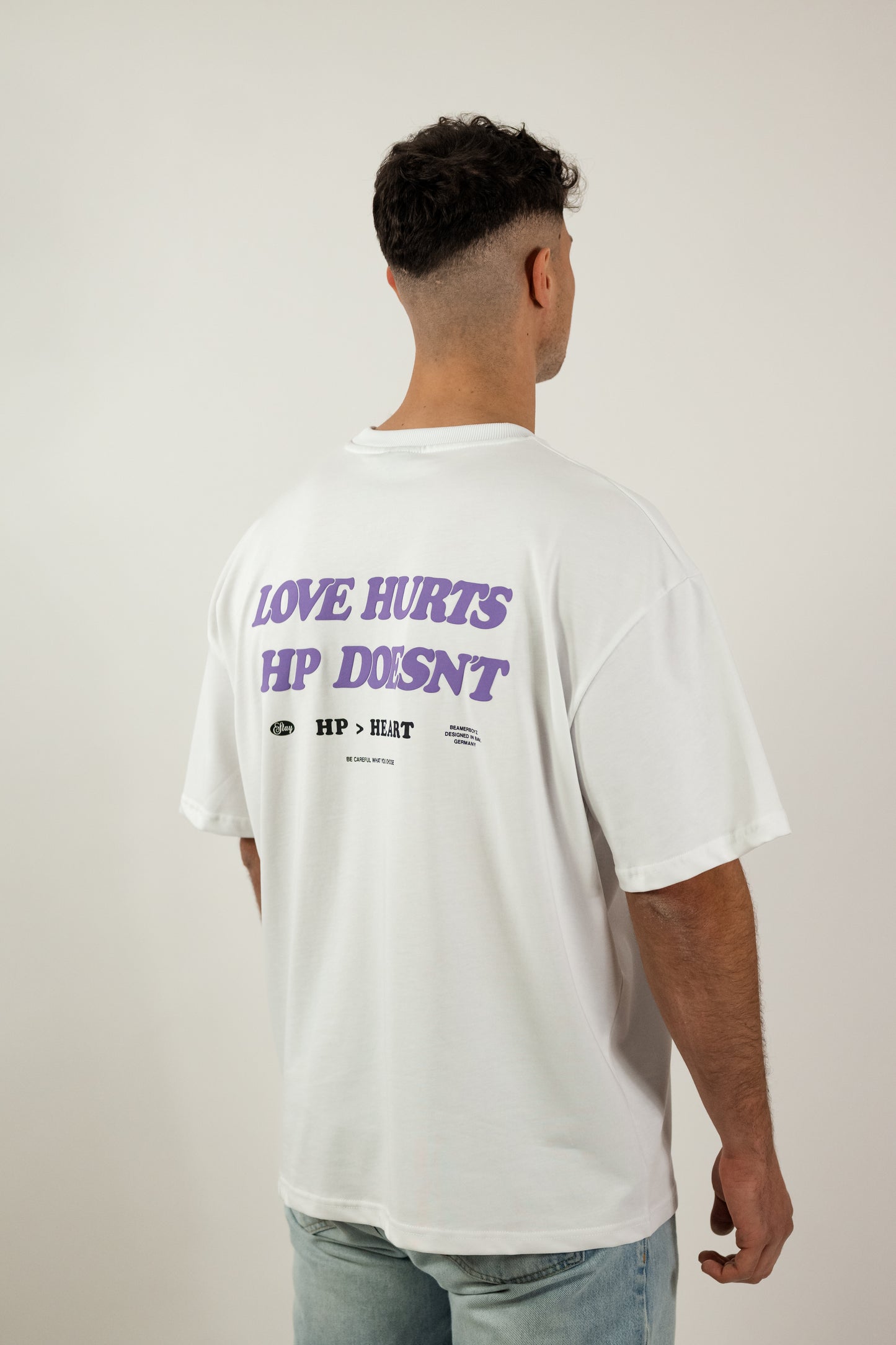 LOVE HURTS T-SHIRT WEIß